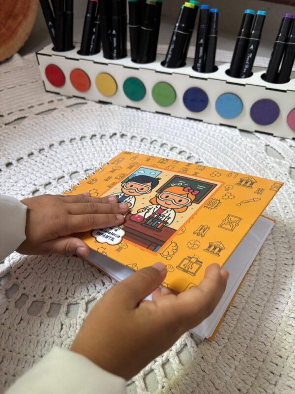 Livro de Colorir - Tema Cientistas - Image 4