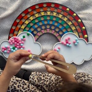Arco-Íris Colorido com Pinça e Pompons